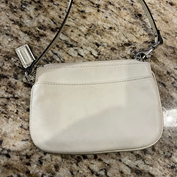 Coach wristlet - Picture 3 of 4